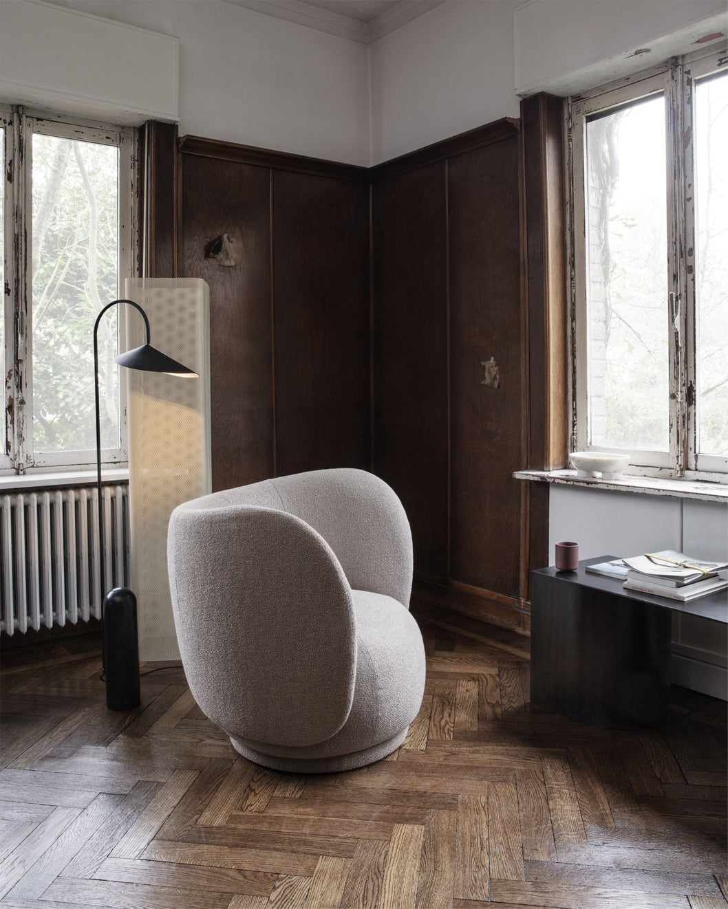 Lampa podłogowa minimalistyczna Balavek