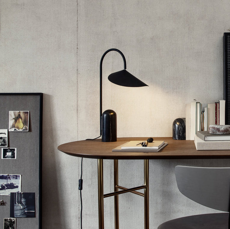 Lampa stołowa minimalistyczna Cellinrik