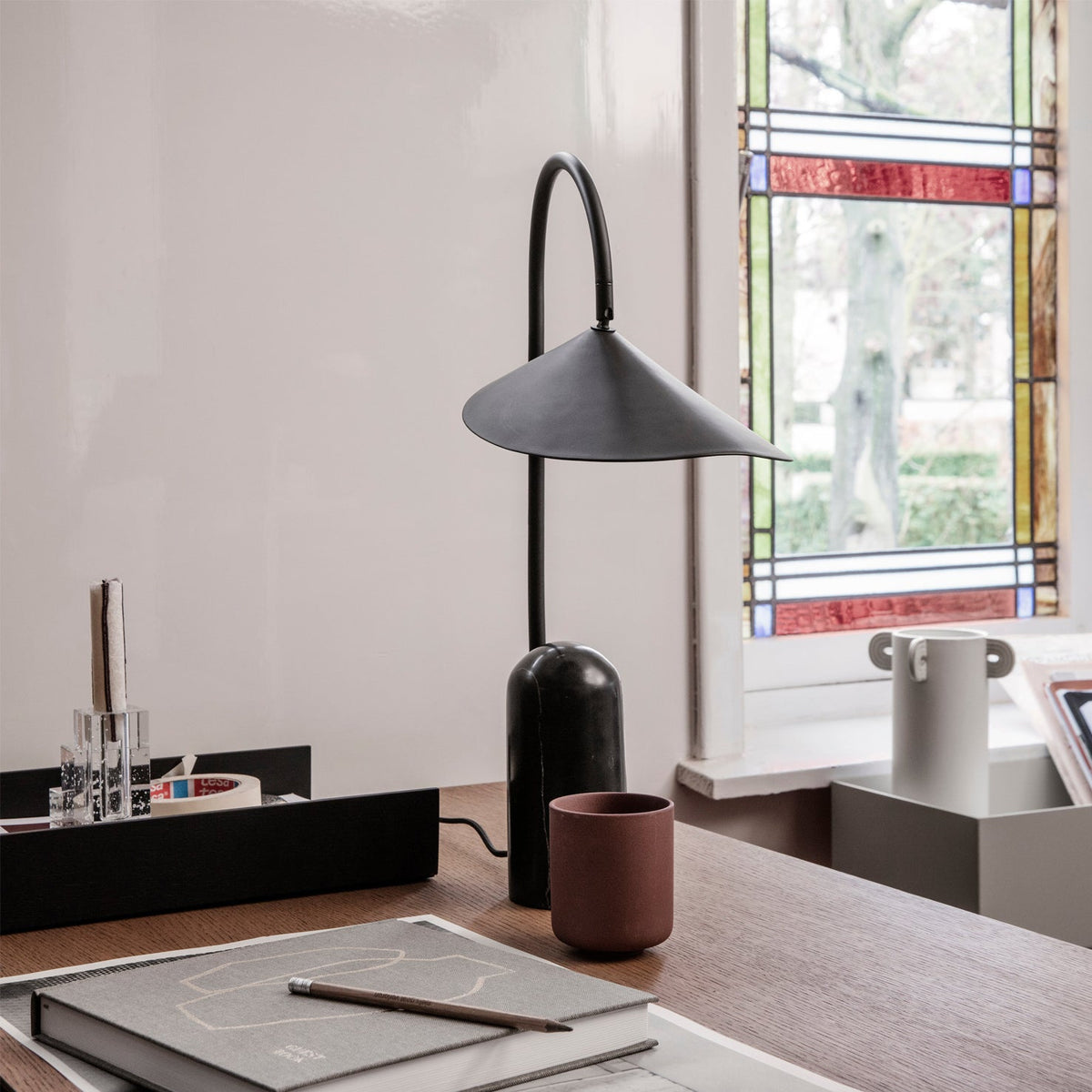 Lampa stołowa minimalistyczna Cellinrik