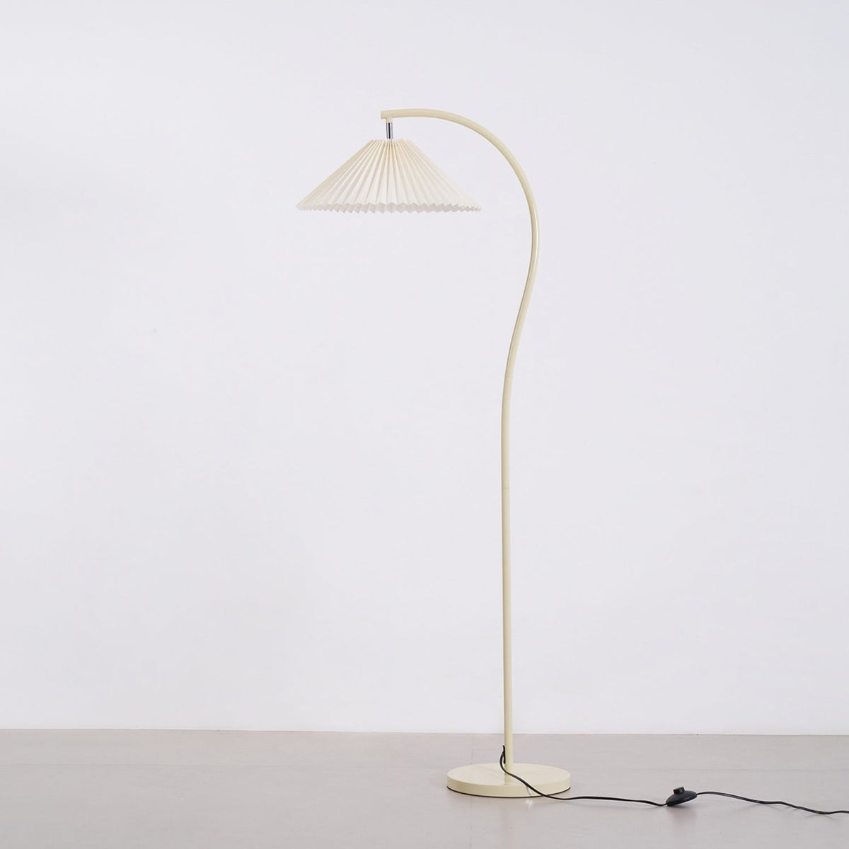 Lampa podłogowa vintage Kliala