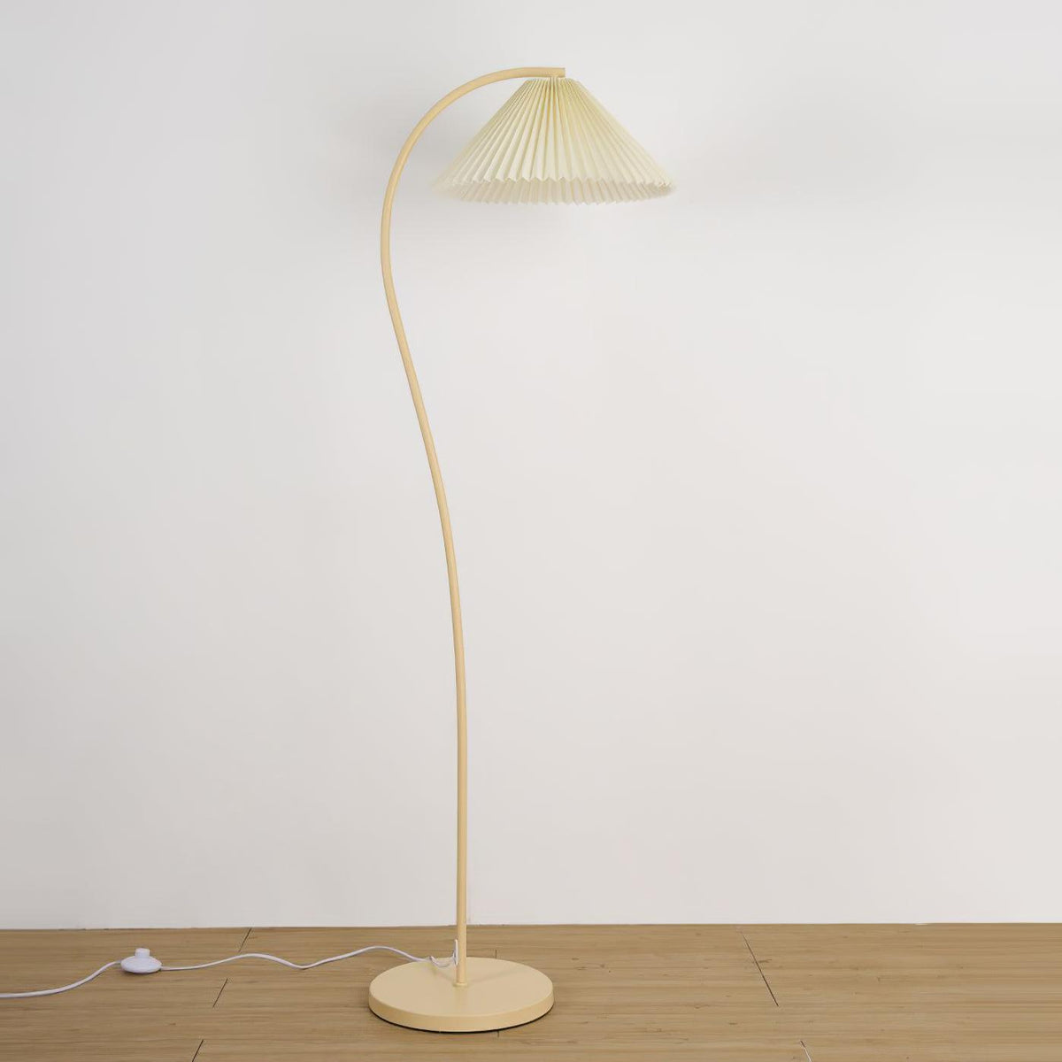 Lampa podłogowa vintage Kliala