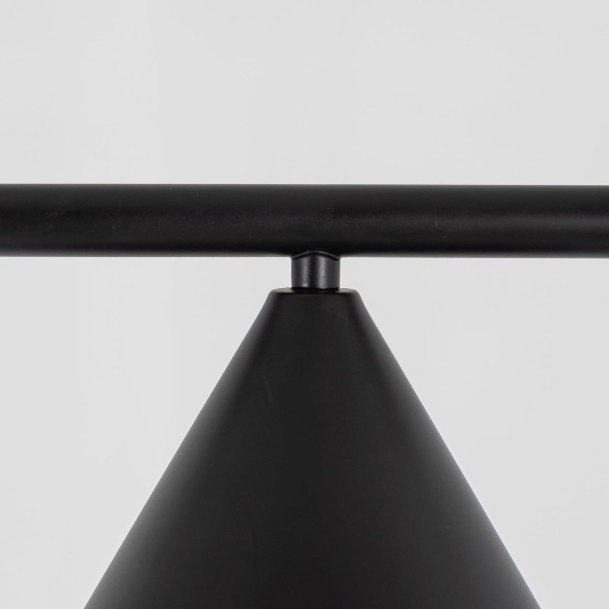 Lampa podłogowa stożkowa Mirel