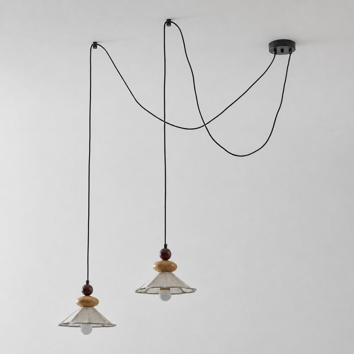 Lampa wisząca z przesunięciem Gorskavan