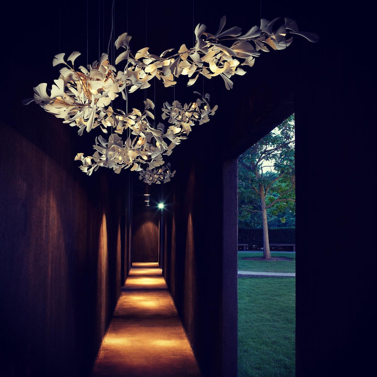 Porcelain Gingko Chandelier – detail 32