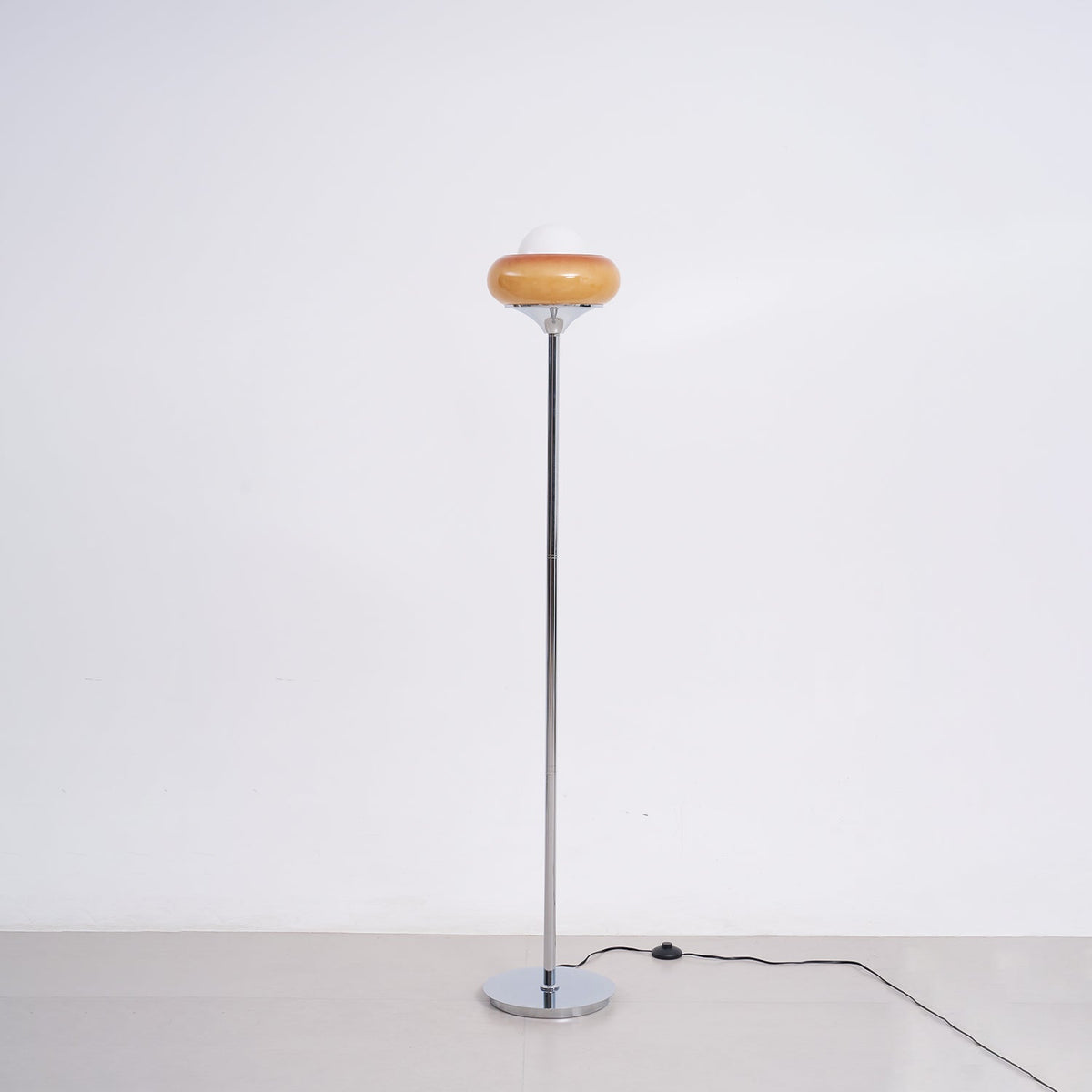 Lampa podłogowa kulista Venerin