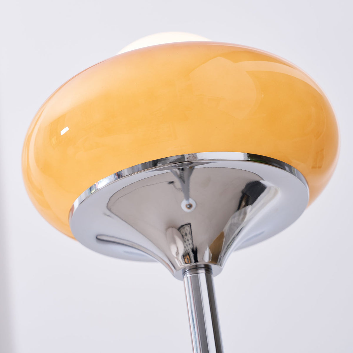 Lampa podłogowa kulista Venerin