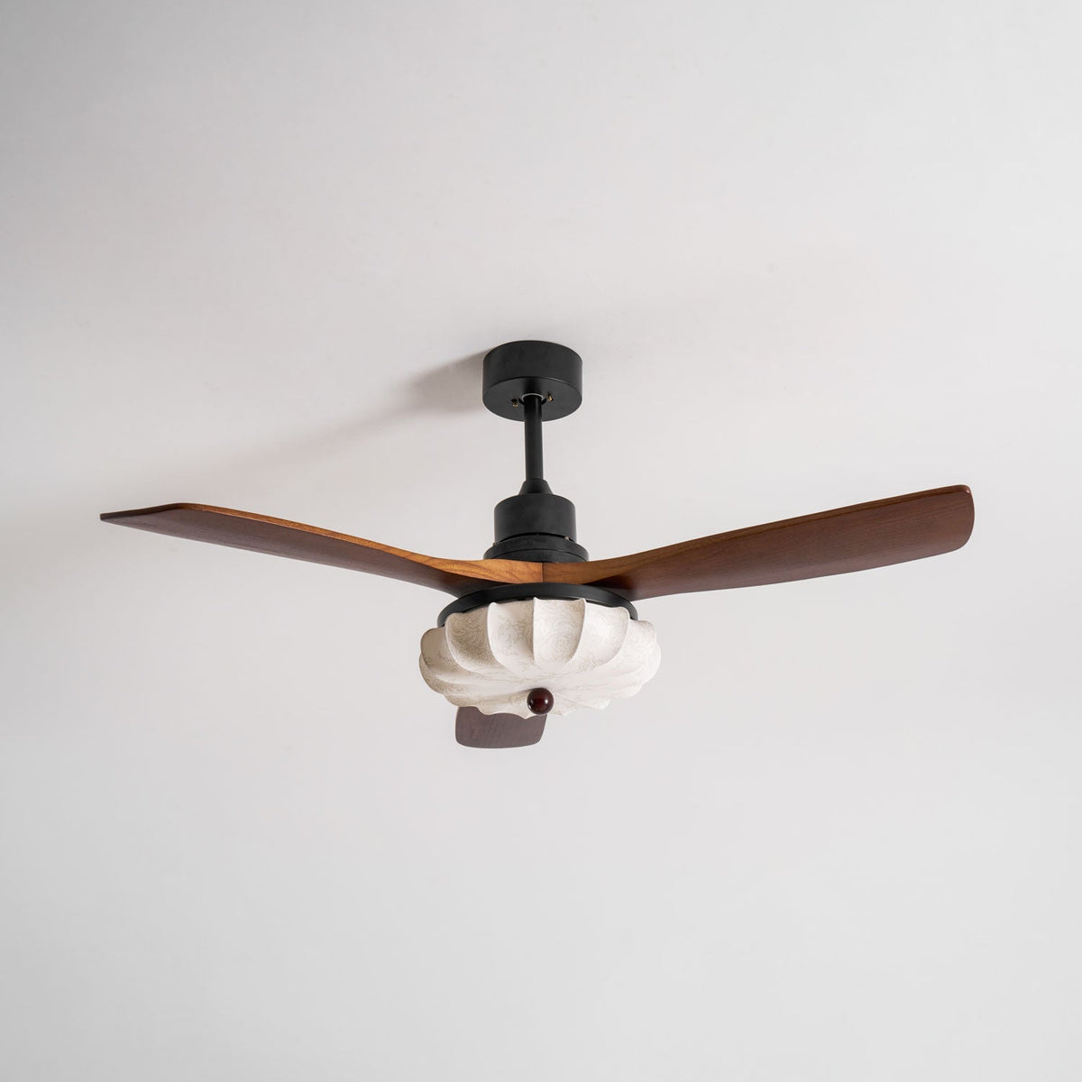 Lampa z wentylatorem sufitowym Sovoma