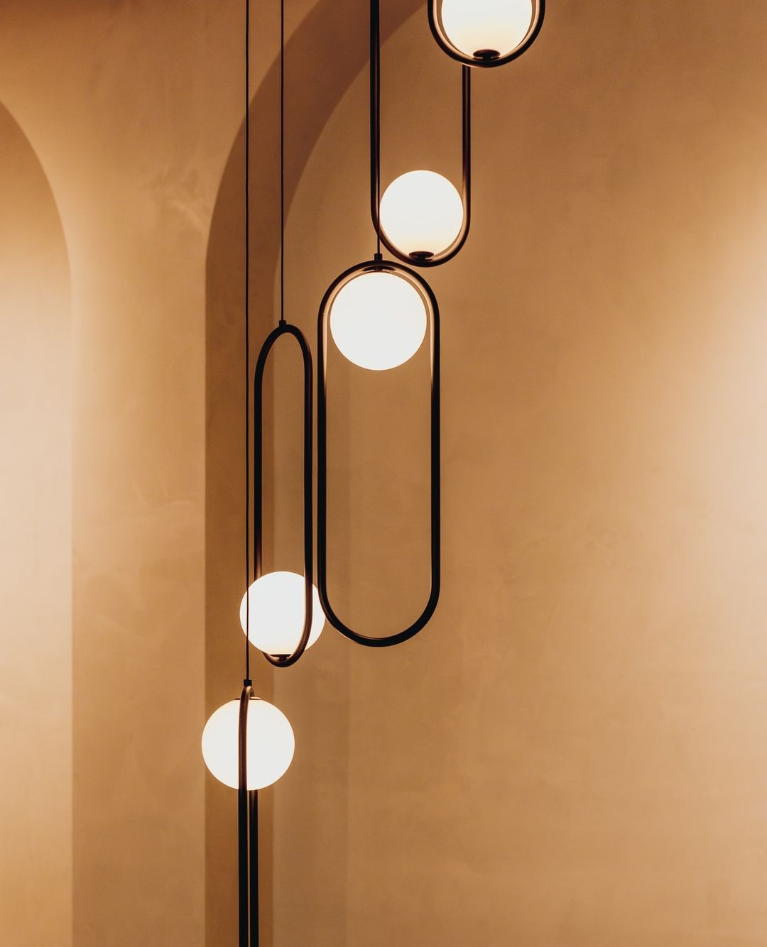 Lampa wisząca minimalistyczna Galara