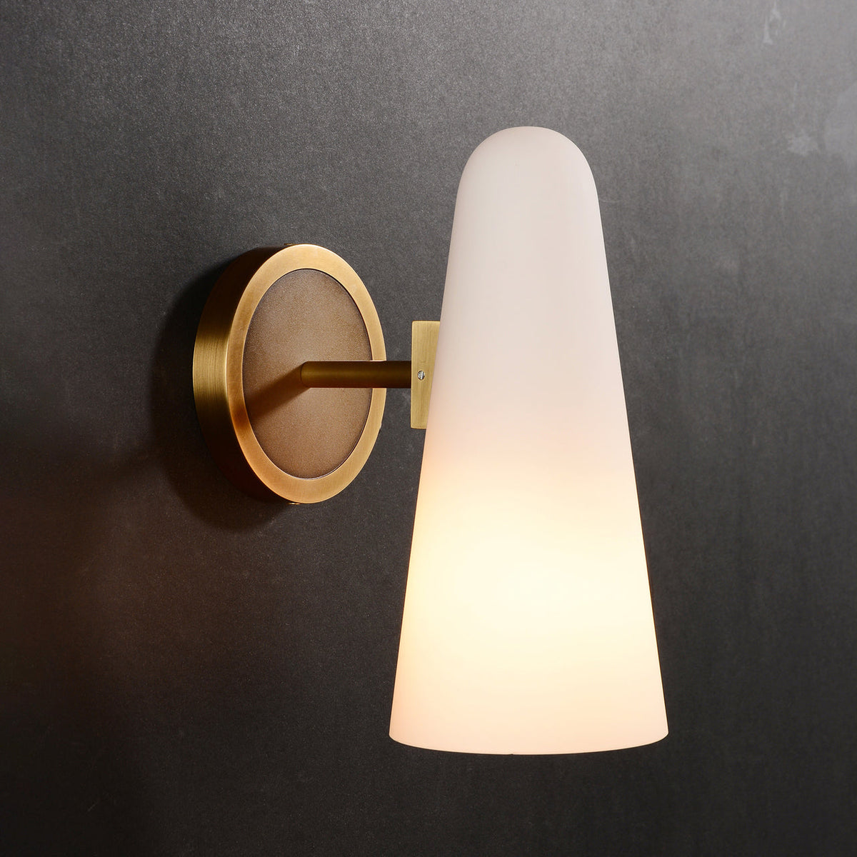 Montfaucon Wall Lamp – detail 5