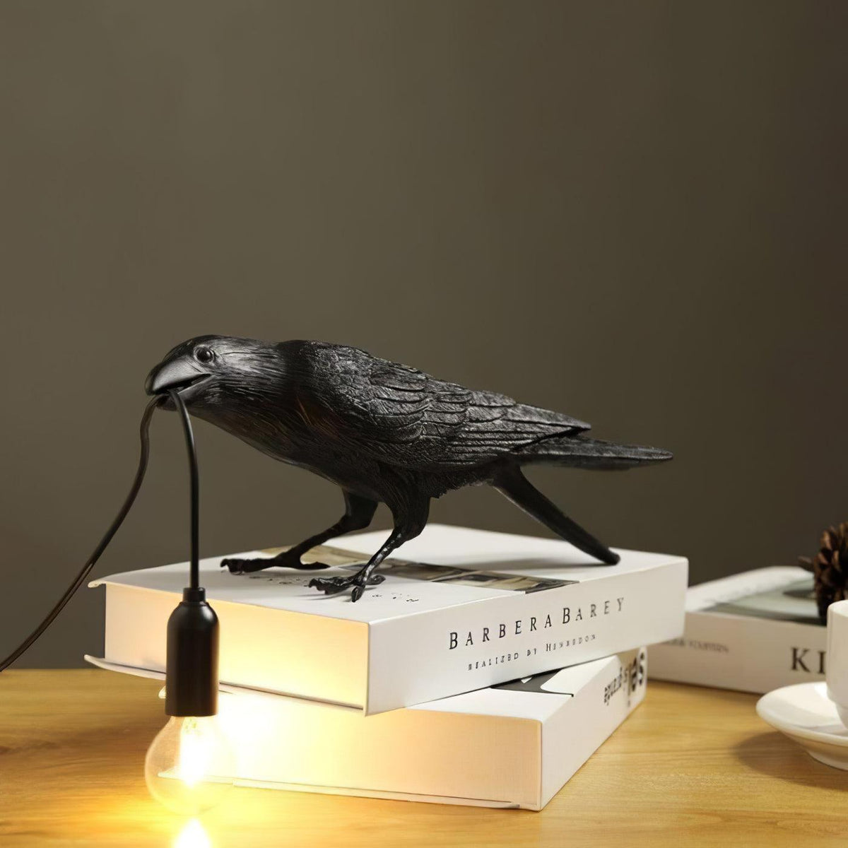 Raven Resin Table Lamp – detail 26