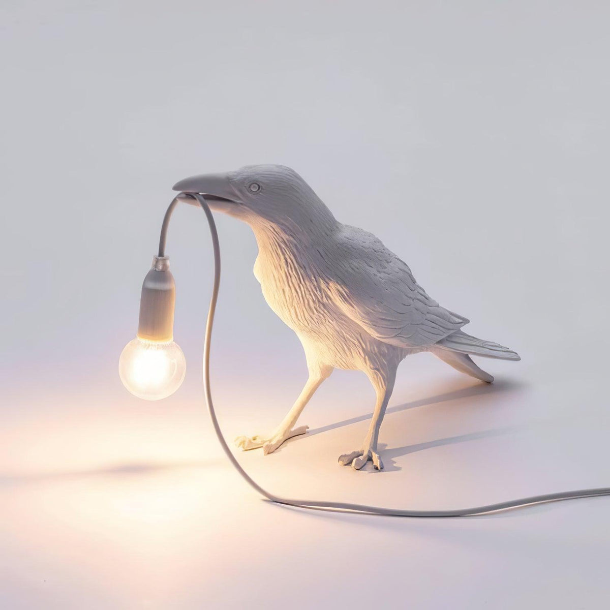 Raven Resin Table Lamp – detail 30