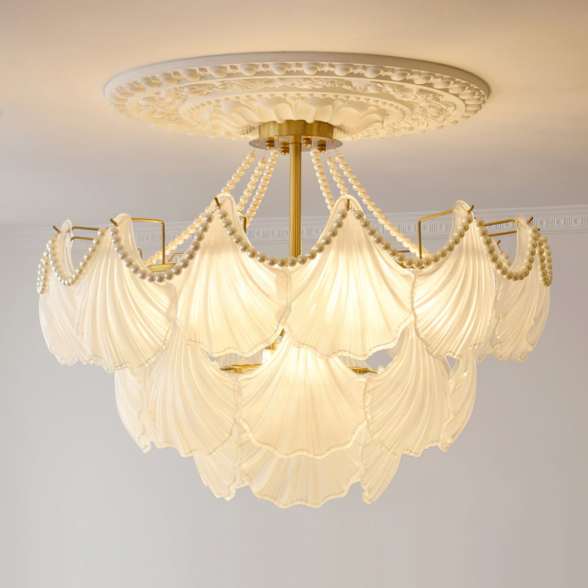 Scallop Shell Chandelier – detail 2