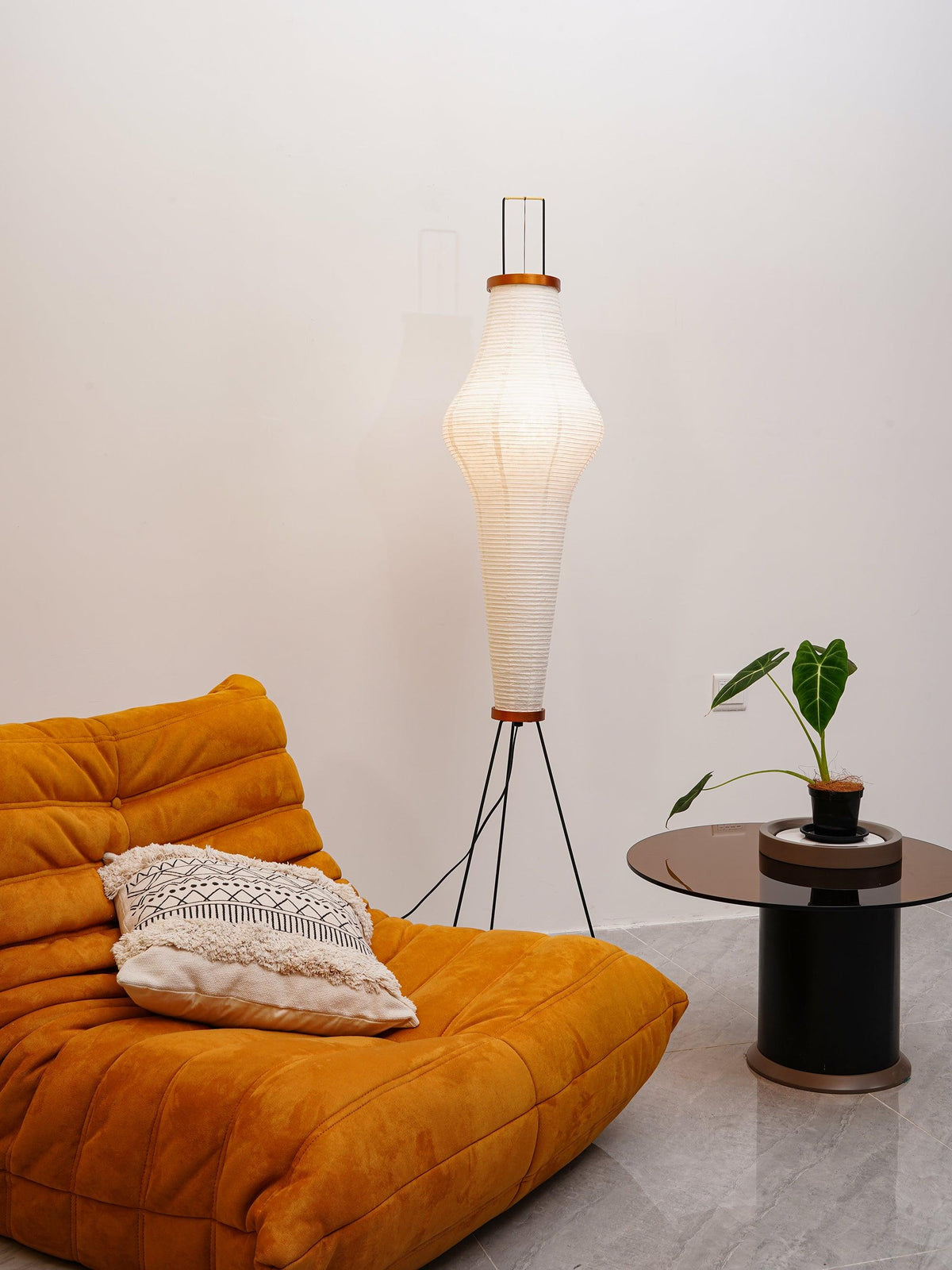 Lampa podłogowa Avel