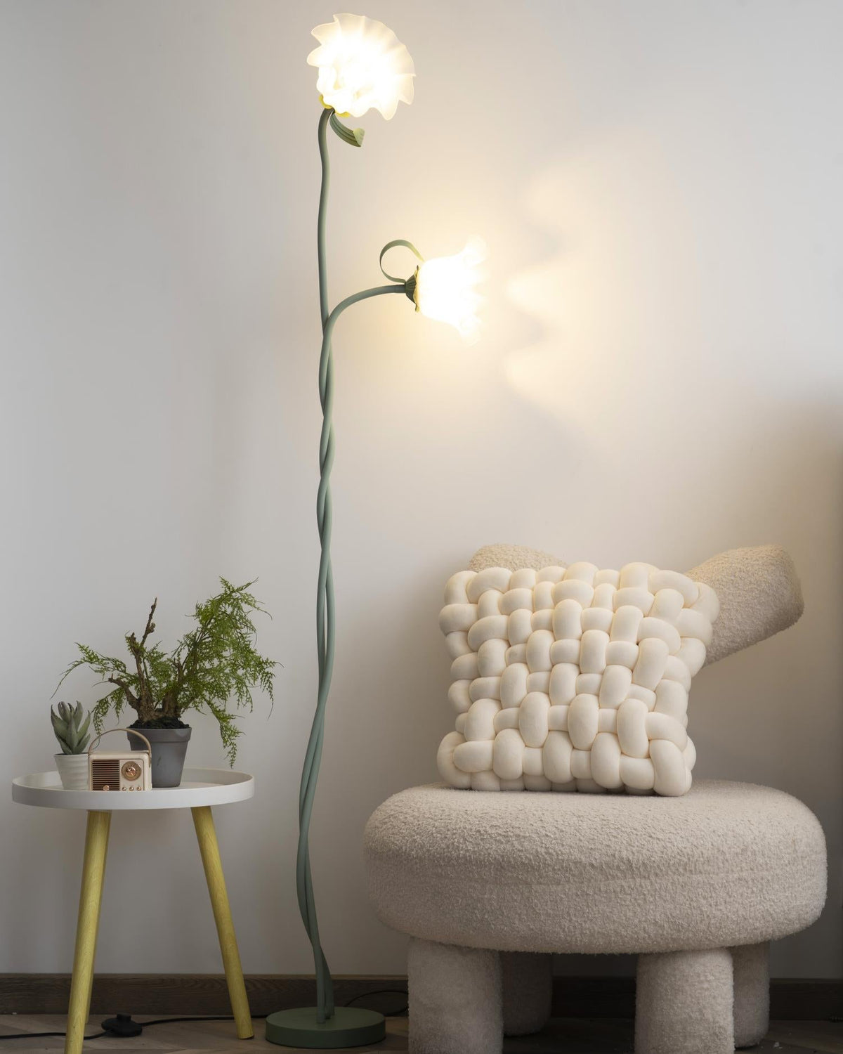 Lampa podłogowa kwiatowa Solmion