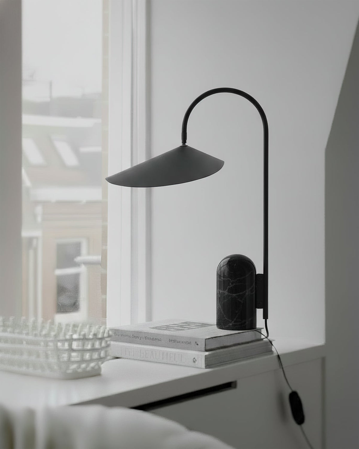 Lampa stołowa minimalistyczna Cellinrik