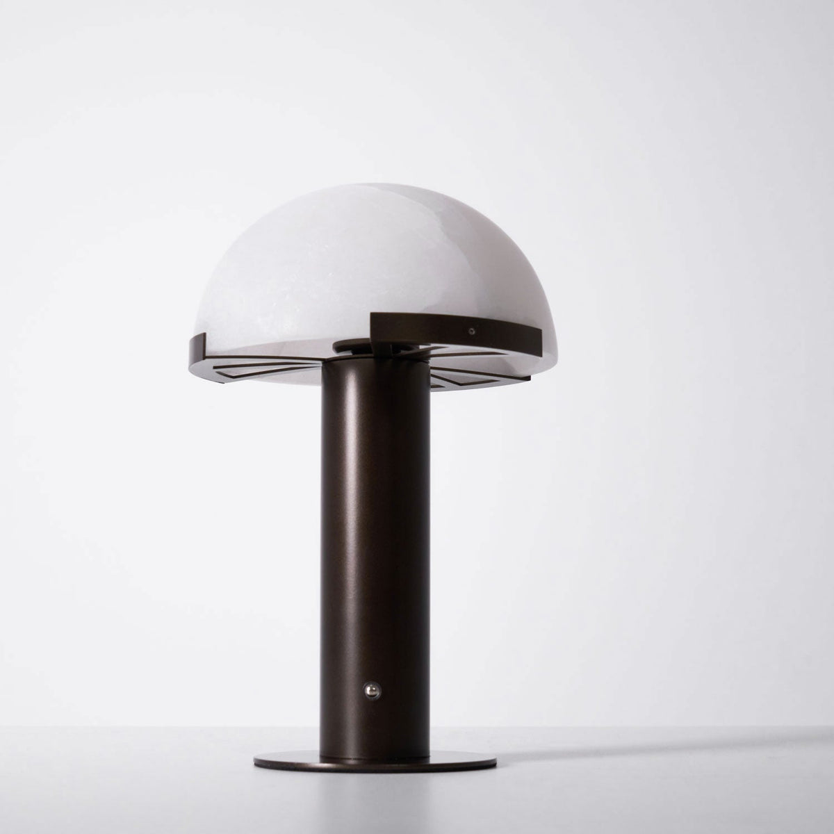Elegance Alabaster Table Lamp - Vakkerlight