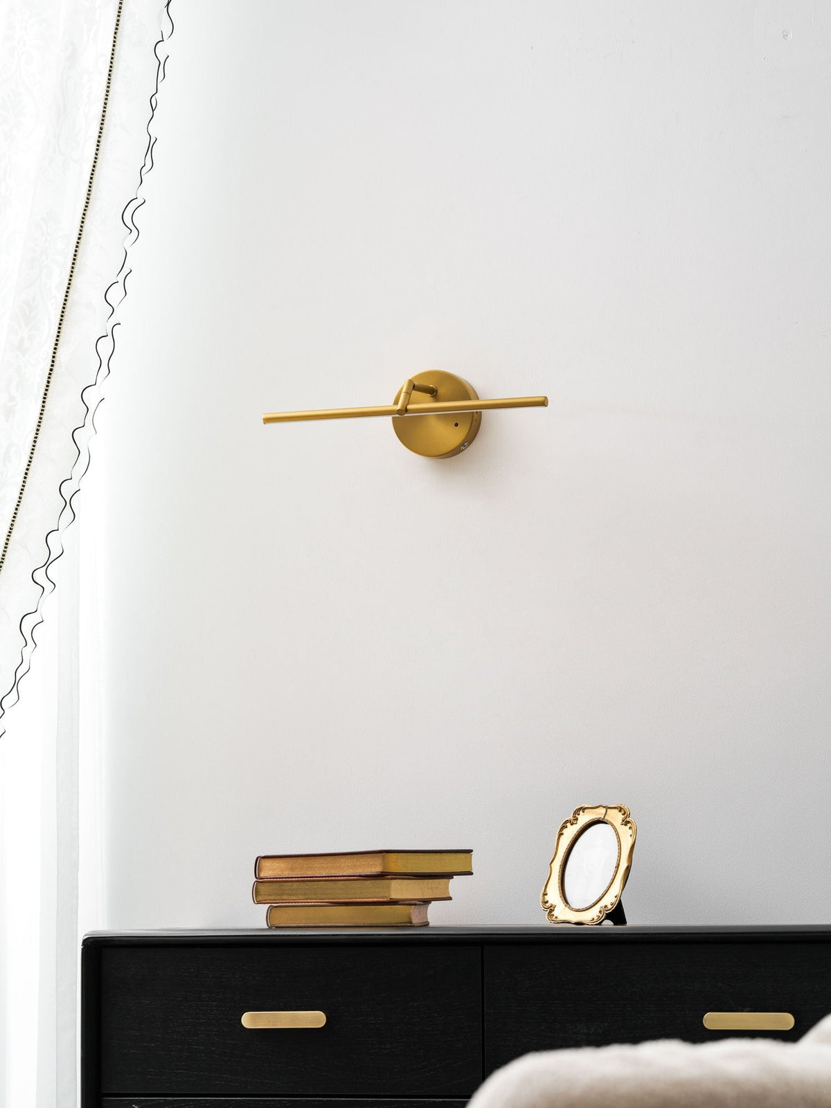 Galleria Slim Rechargeable Wall Light – detail 19