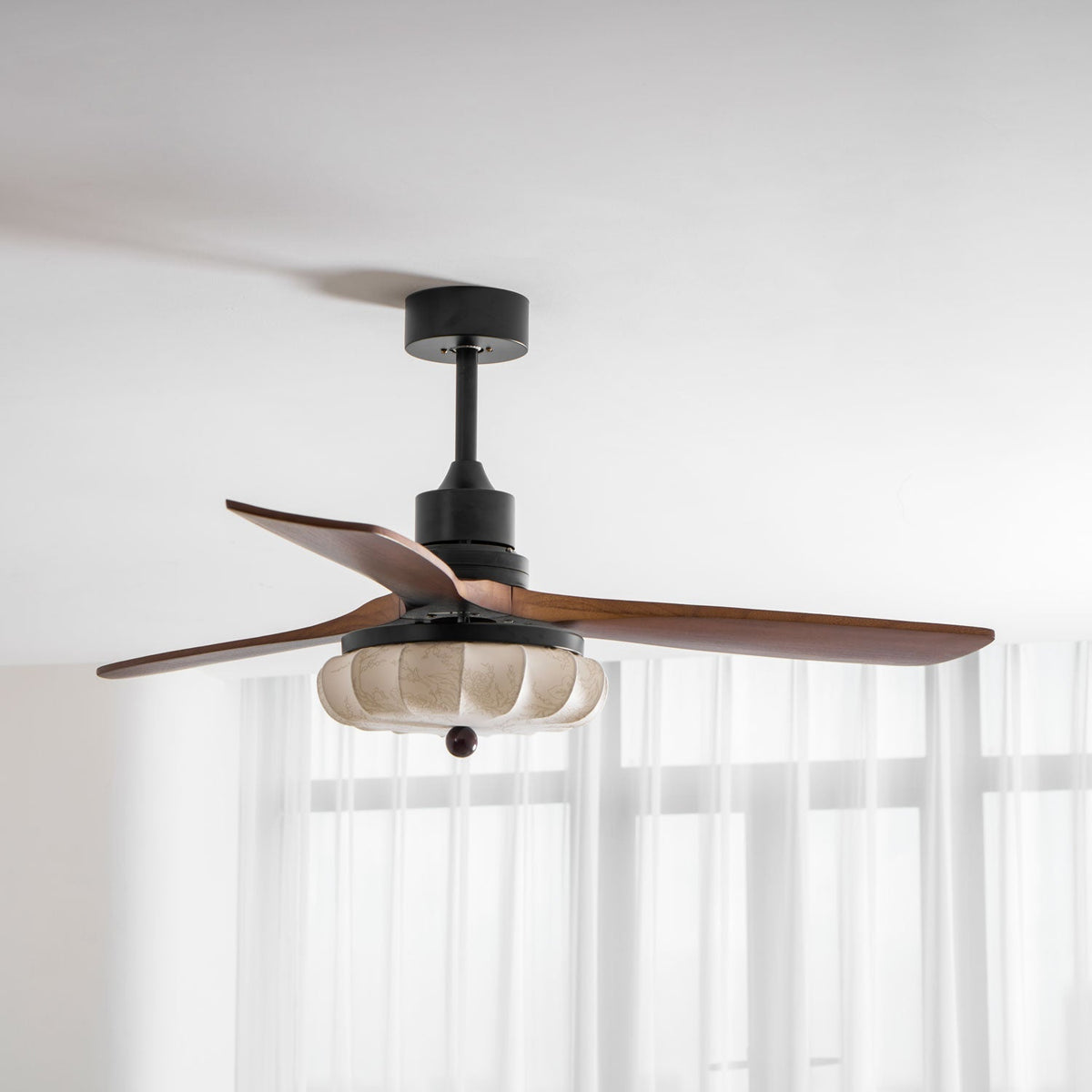 Lampa z wentylatorem sufitowym Sovoma