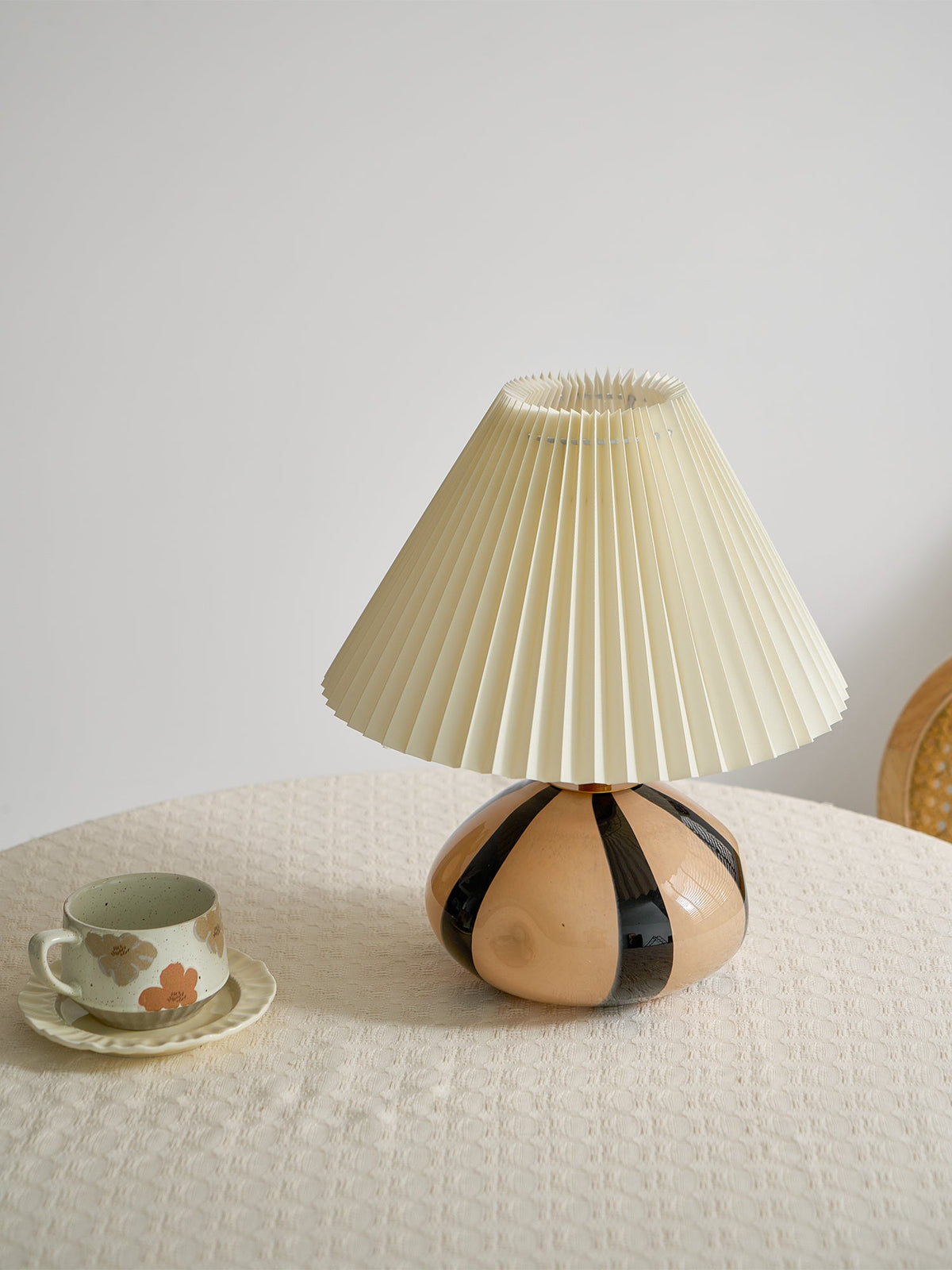 Lampa stołowa plisowana Corelev