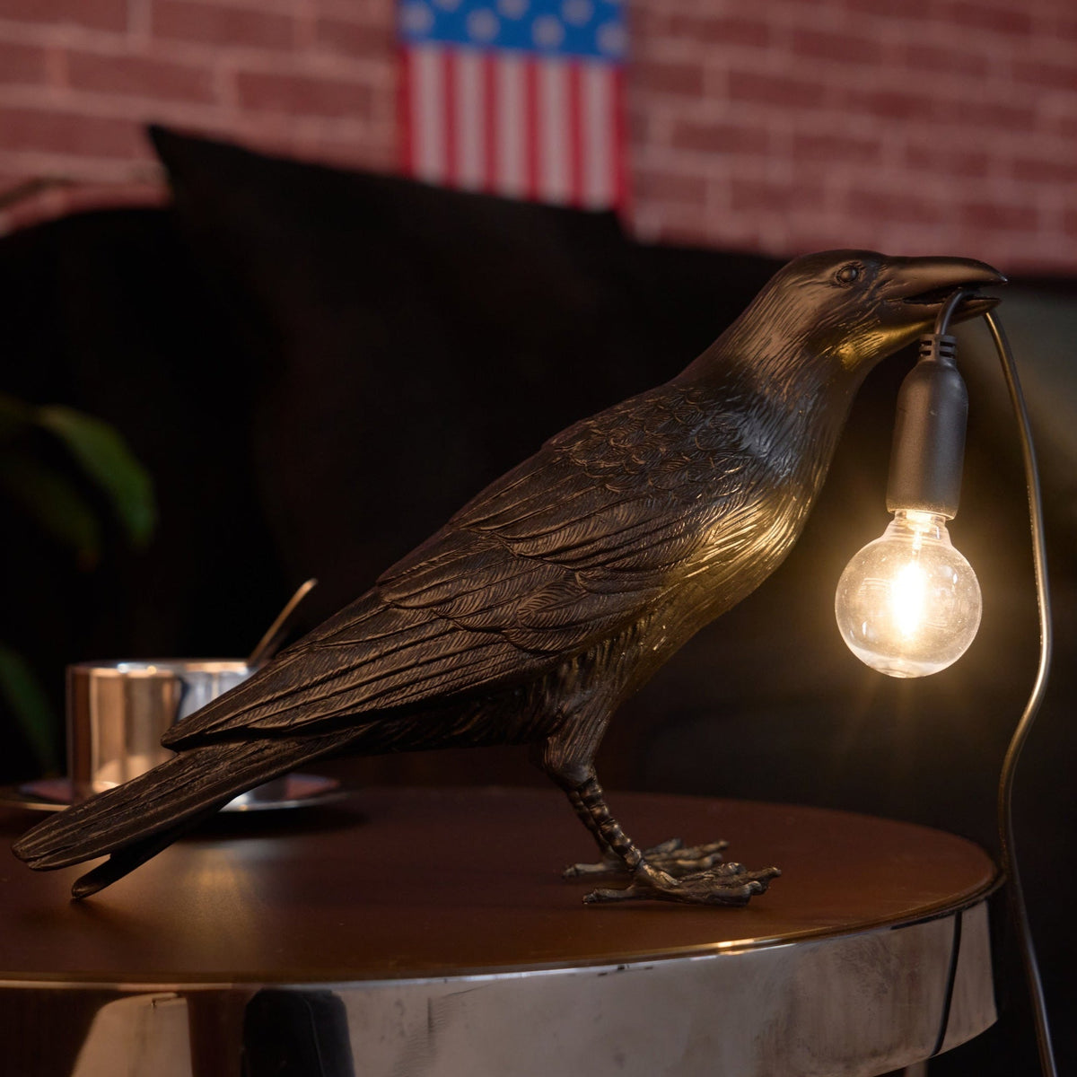Raven Resin Table Lamp – detail 21