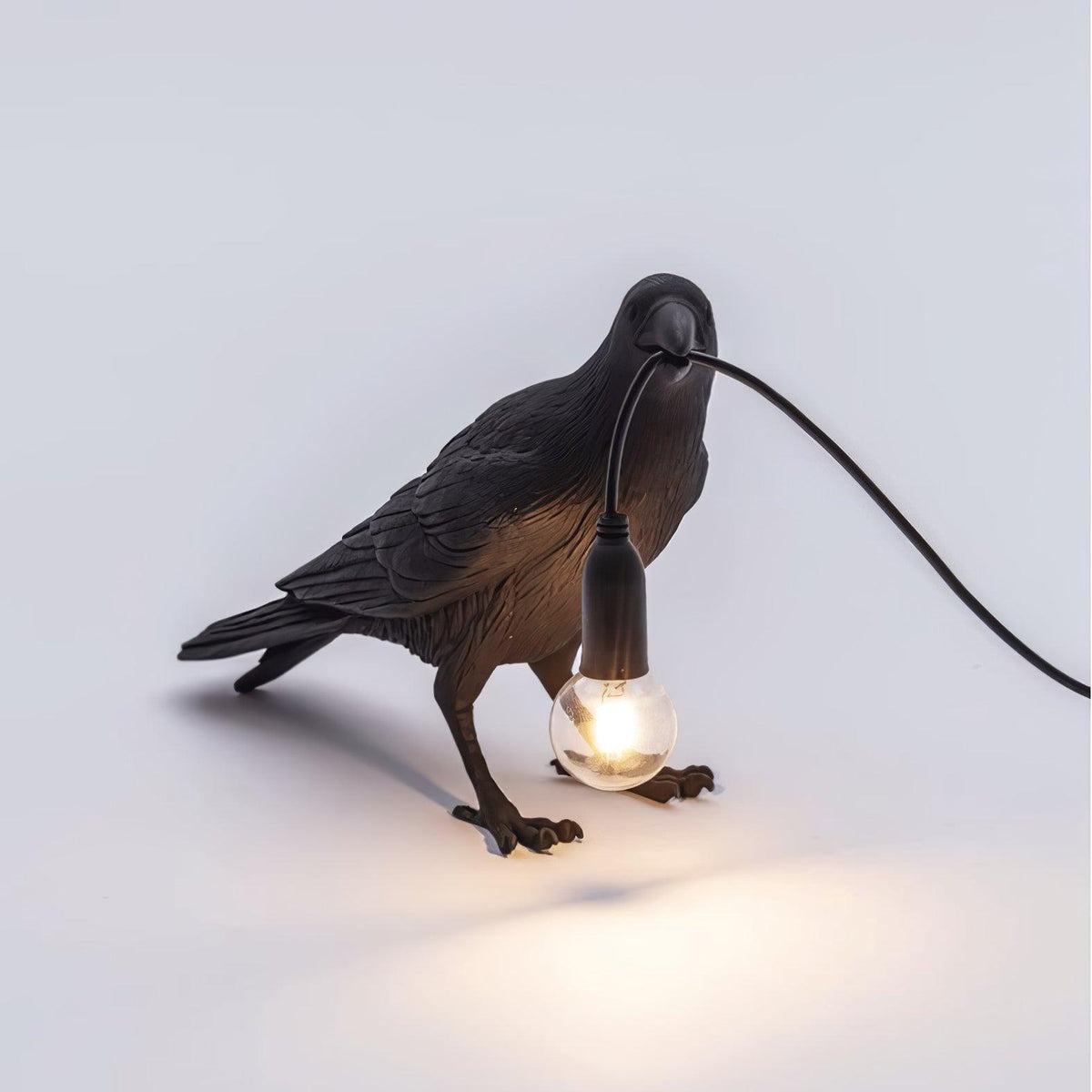 Raven Resin Table Lamp – detail 38