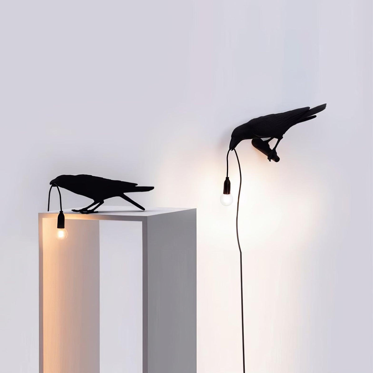 Raven Resin Table Lamp – detail 40