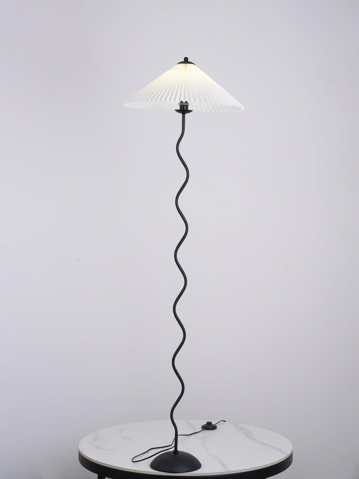 Lampa podłogowa falista Zelko