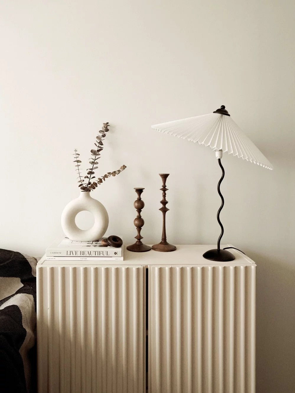 Lampa stołowa falista Rokow