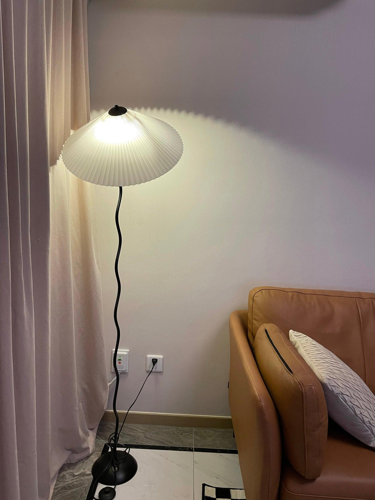 Lampa podłogowa falista Zelko