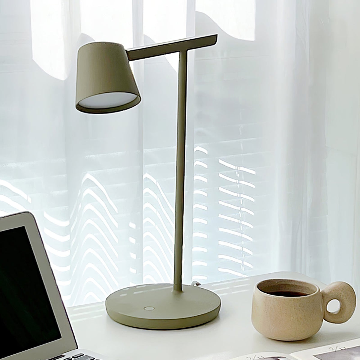 Lampa stołowa minimalistyczna Nadarko