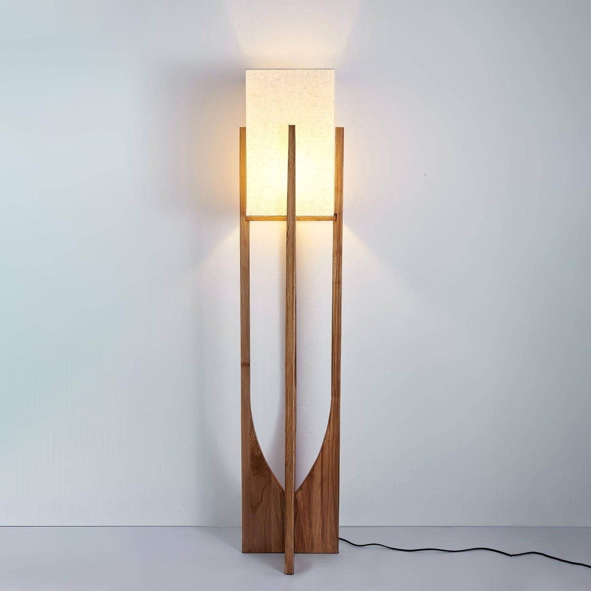 Lampa podłogowa Wenuar