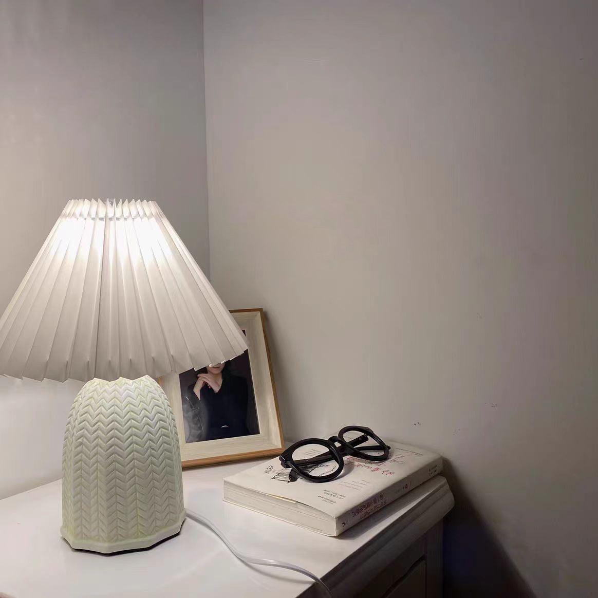 Vintage Pleated Table Lamp – detail 29